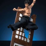 SA6061 – STAR ACE – 30cm Polyresin Statue – Bruce Lee “Flying-kick”